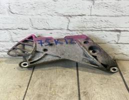 Кронштейн для VW Passat B6 (2005-2010)  запчасти бу