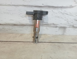 Катушка зажигания  для VW Passat B6 (2005-2010)  запчасти бу