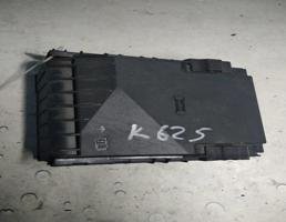Крышка блока предохранителей для VW Passat B6 (2005-2010)  запчасти бу