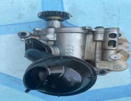 Масляный насос для Audi A4 / B8 (2007-2015)  запчасти бу