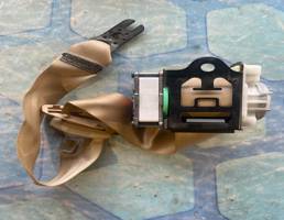 Ремень безопасности задний для Audi A8 4H (2010-2017)  запчасти бу