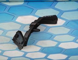 Кронштейн крепления бампера правый для Volvo XC90 (2002-2015)  запчасти бу