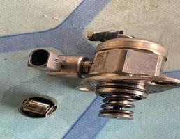 Насос топливный высокого давления ТНВД для Audi Q3 / 8U (2011-2014)  запчасти бу