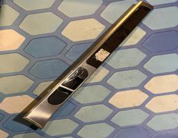 Накладка двери декоративная внутренняя для VW Touareg 1 (2002-2007)  запчасти бу