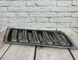 Решетка радиатора для Mitsubishi  запчасти бу