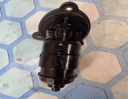 Корпус масляного фильтра для Audi A4 / B8 (2007-2015)  запчасти бу