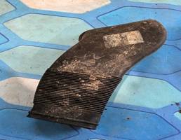 Патрубок воздуховод ДВС для Audi A6 / C5 (1997-2004)  запчасти бу