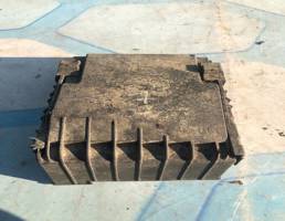 Крышка блока предохранителей для VW Passat B6 (2005-2010)  запчасти бу