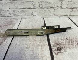 Петля капота правая для Audi A4 / B7 (2005-2007)  запчасти бу