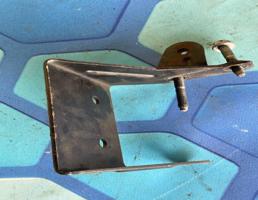 Кронштейн (сопут. товар) для Skoda Octavia / A5 1Z / (2004-2013)  запчасти бу