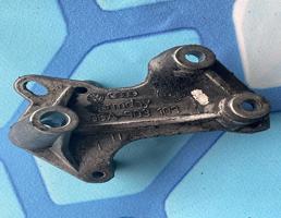 Кронштейн (сопут. товар) для Skoda Octavia / A5 1Z / (2004-2013)  запчасти бу