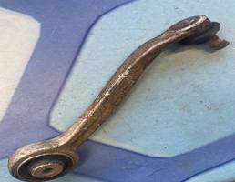 рычаг передний верхний левый для Audi A4 / B8 (2007-2015)  запчасти бу