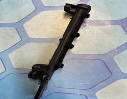 Топливная рампа для Skoda Octavia / A5 1Z / (2004-2013)  запчасти бу