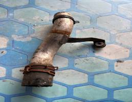 Патрубок воздушного фильтра для VW Touareg 1 (2002-2007)  запчасти бу