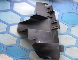 Воздуховод радиатора левый для VW Touareg 1 (2002-2007)  запчасти бу