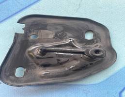 крючок капота для Audi A7 (2011-)  запчасти бу