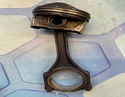 Поршень в сборе с шатуном для Audi A6 / C6 4F (2004-2011)  запчасти бу