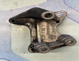 Кронштейн (сопут. товар) для Skoda Octavia / A5 1Z / (2004-2013)  запчасти бу