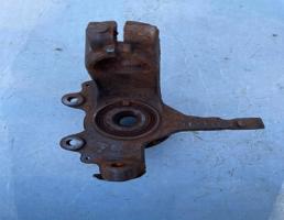 Кулак поворотный передний правый для Volvo S40 IV (2004-2012)  запчасти бу