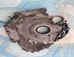 Крышка коленвала задняя для Audi A4 / B7 (2005-2007)  запчасти бу