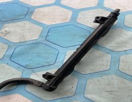 Топливная рампа для VW Golf V (2003-2009)  запчасти бу