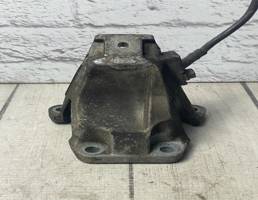 Кронштейн двигателя для Audi A6 / C5 (1997-2004)  запчасти бу