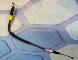 Трос открывания передней двери для Audi A7 (2011-)  запчасти бу