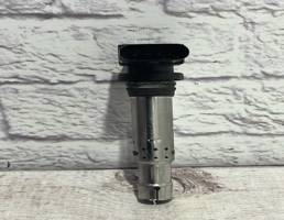 Катушка зажигания  для Skoda Fabia 2 (2007-2015)  запчасти бу