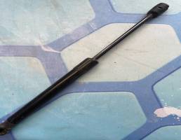 Амортизатор капота для Audi A7 (2011-)  запчасти бу