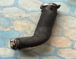 Патрубок интеркулера для Audi A4 / B7 (2005-2007)  запчасти бу