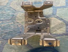 Крепление АКБ (корпус/подставка) для Audi A8 4H (2010-2017)  запчасти бу