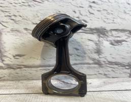 Поршень в сборе с шатуном для Audi A4 / B8 (2007-2015)  запчасти бу