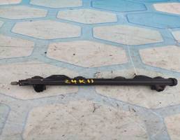 Топливная рампа для VW Golf V (2003-2009)  запчасти бу