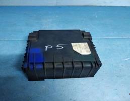 Крышка блока предохранителей для VW Passat B6 (2005-2010)  запчасти бу