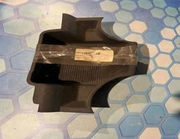 Коврик консоли для Land Rover Discovery III (2004-2009)  запчасти бу