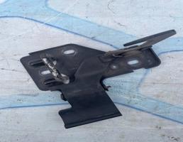 крючок капота для VW Touareg 1 (2002-2007)  запчасти бу