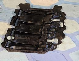 Маслоотражатель для Audi A1 (2010-)  запчасти бу