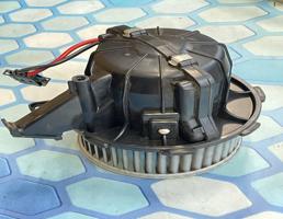 Моторчик печки для Audi A4 / B8 (2007-2015)  запчасти бу