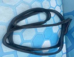 Уплотнитель двери задней  для Audi A7 (2011-)  запчасти бу