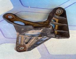 Кронштейн кпп для VW Passat B6 (2005-2010)  запчасти бу