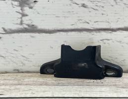 Кронштейн (сопут. товар) для Audi A4 / B7 (2005-2007)  запчасти бу