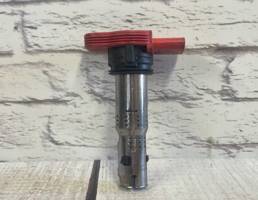 Катушка зажигания  для Audi A6 / C6 4F (2004-2011)  запчасти бу