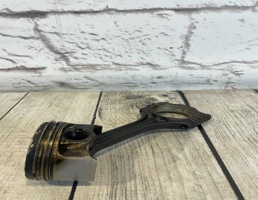 Поршень в сборе с шатуном для VW Passat B6 (2005-2010)  запчасти бу