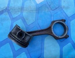 Поршень в сборе с шатуном для Audi A6 / C5 (1997-2004)  запчасти бу