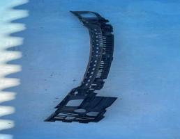 Усилитель бампера переднего для Audi A4 / B7 (2005-2007)  запчасти бу