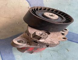 Натяжитель приводного ремня для Audi Q3 / 8U (2011-2014)  запчасти бу