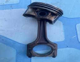 Поршень в сборе с шатуном для Audi A4 / B8 (2007-2015)  запчасти бу