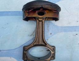 Поршень в сборе с шатуном для VW Passat B6 (2005-2010)  запчасти бу