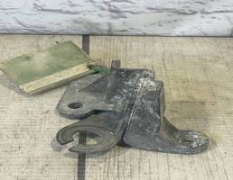 Кронштейн крепления троса кпп для Audi A4 / B6 (2000-2004)  запчасти бу