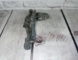 Петля крышки багажника седан правая для Audi A4 / B5 (1994-2001)  запчасти бу